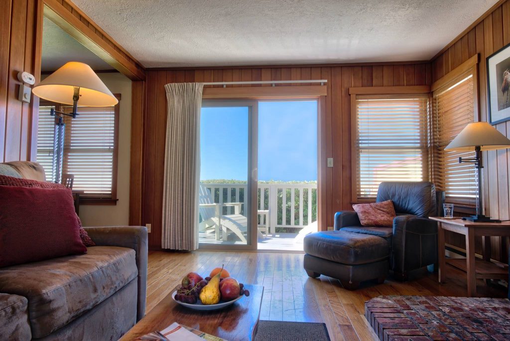 Ocean Inn at Manzanita blue sky view