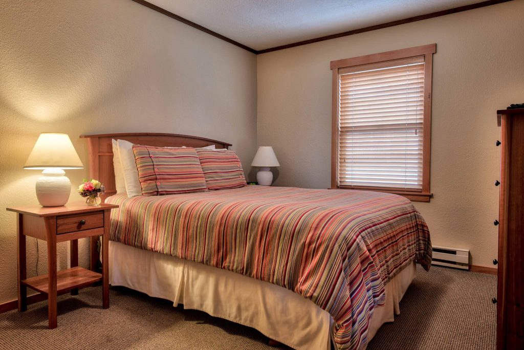 Ocean Inn at Manzanita room three bedroom