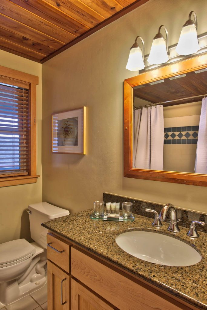 Ocean Inn bathroom view