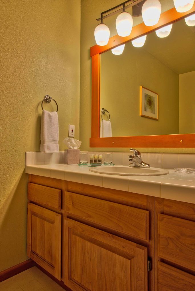 Ocean Inn room seven bathroom view
