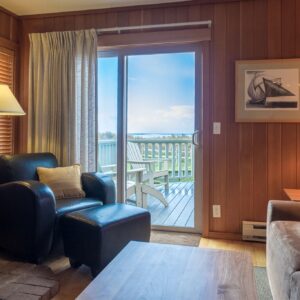 Ocean-Inn-Manzanita-Guest-Room