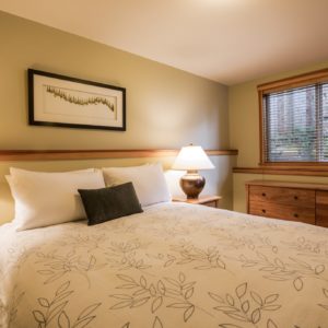 Ocean Inn at Manzanita suite bedroom