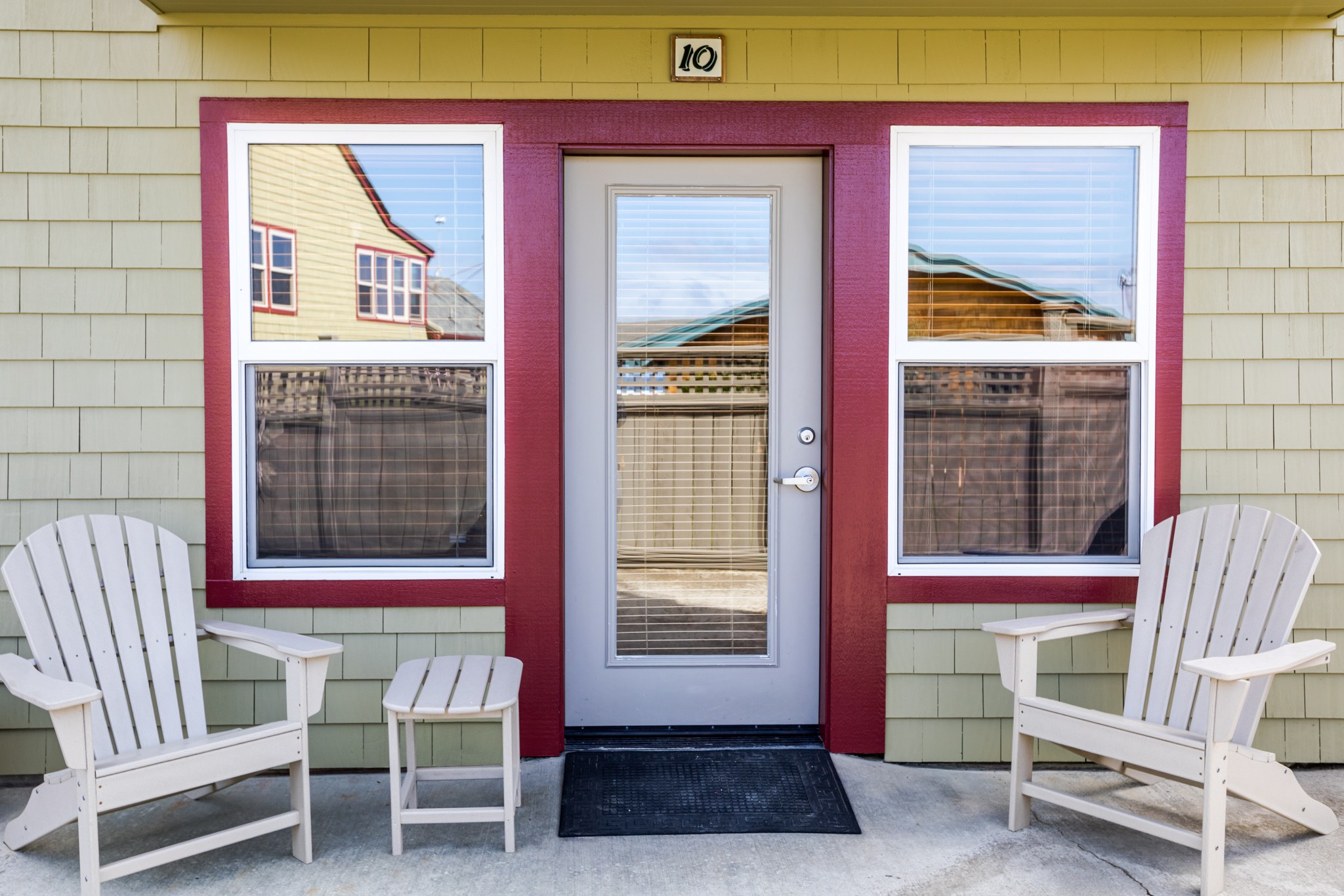 Ocean Inn at Manzanita deck